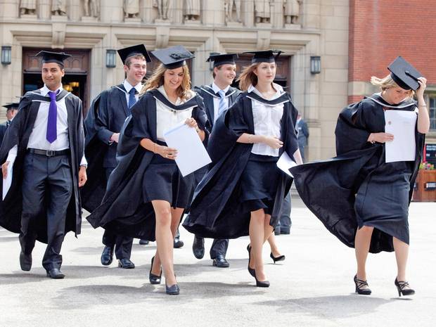 How To Dress For Graduation